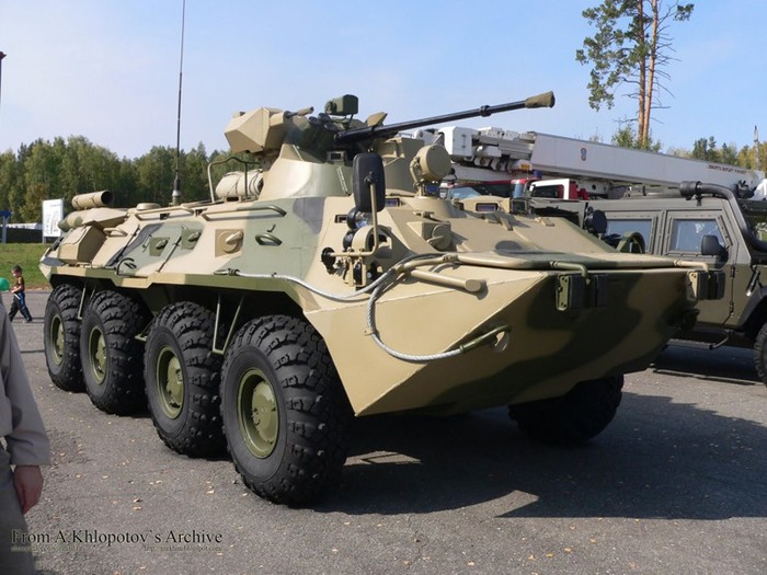 Xe bọc thép bánh lốp BTR-82 mới của Nga